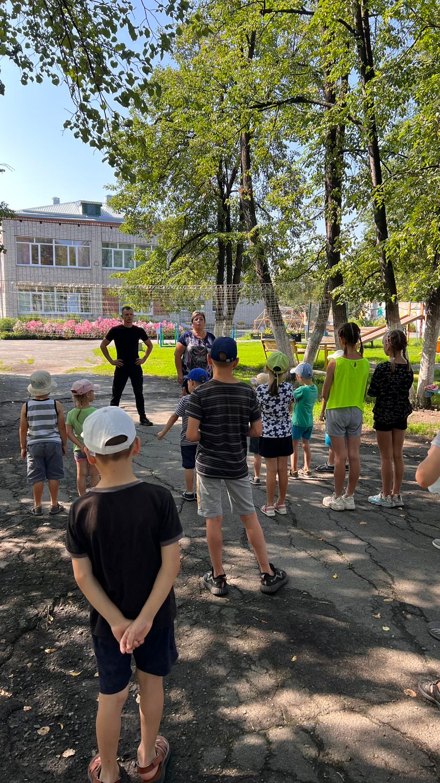 «Зарядка со стражем порядка»